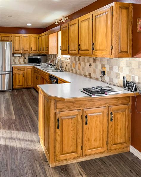 honey oak kitchen cabinets